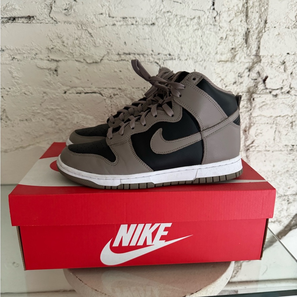 Nike Women's High-Top Sneakers in Black and Gray